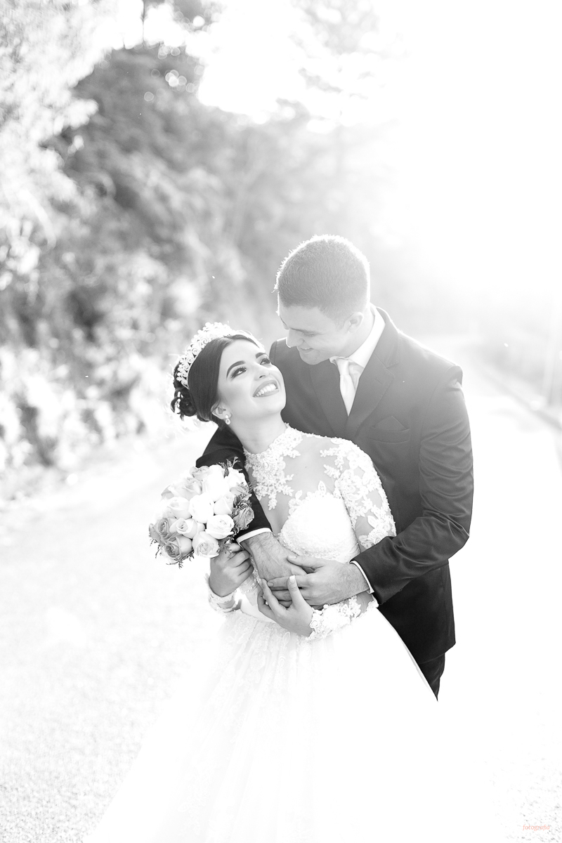 fotos externas de casamento, ideias para fotos de casamento, externas dos noivos, fotos em Pedra Azul, Domingos Martins para fazer fotos pós casamento, lugar lindo em Pedra Azul para fotos de casamento, fotos após o casamento com os noivos, tássila costa 