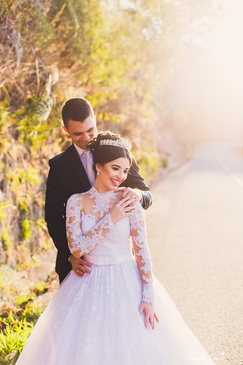 fotos externas de casamento, ideias para fotos de casamento, externas dos noivos, fotos em Pedra Azul, Domingos Martins para fazer fotos pós casamento, lugar lindo em Pedra Azul para fotos de casamento, fotos após o casamento com os noivos, tássila costa 