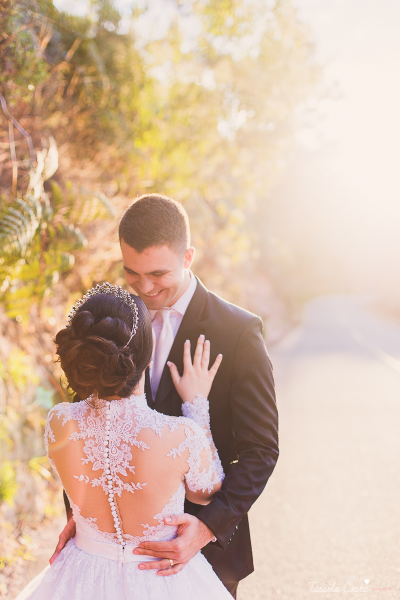 fotos externas de casamento, ideias para fotos de casamento, externas dos noivos, fotos em Pedra Azul, Domingos Martins para fazer fotos pós casamento, lugar lindo em Pedra Azul para fotos de casamento, fotos após o casamento com os noivos, tássila costa 