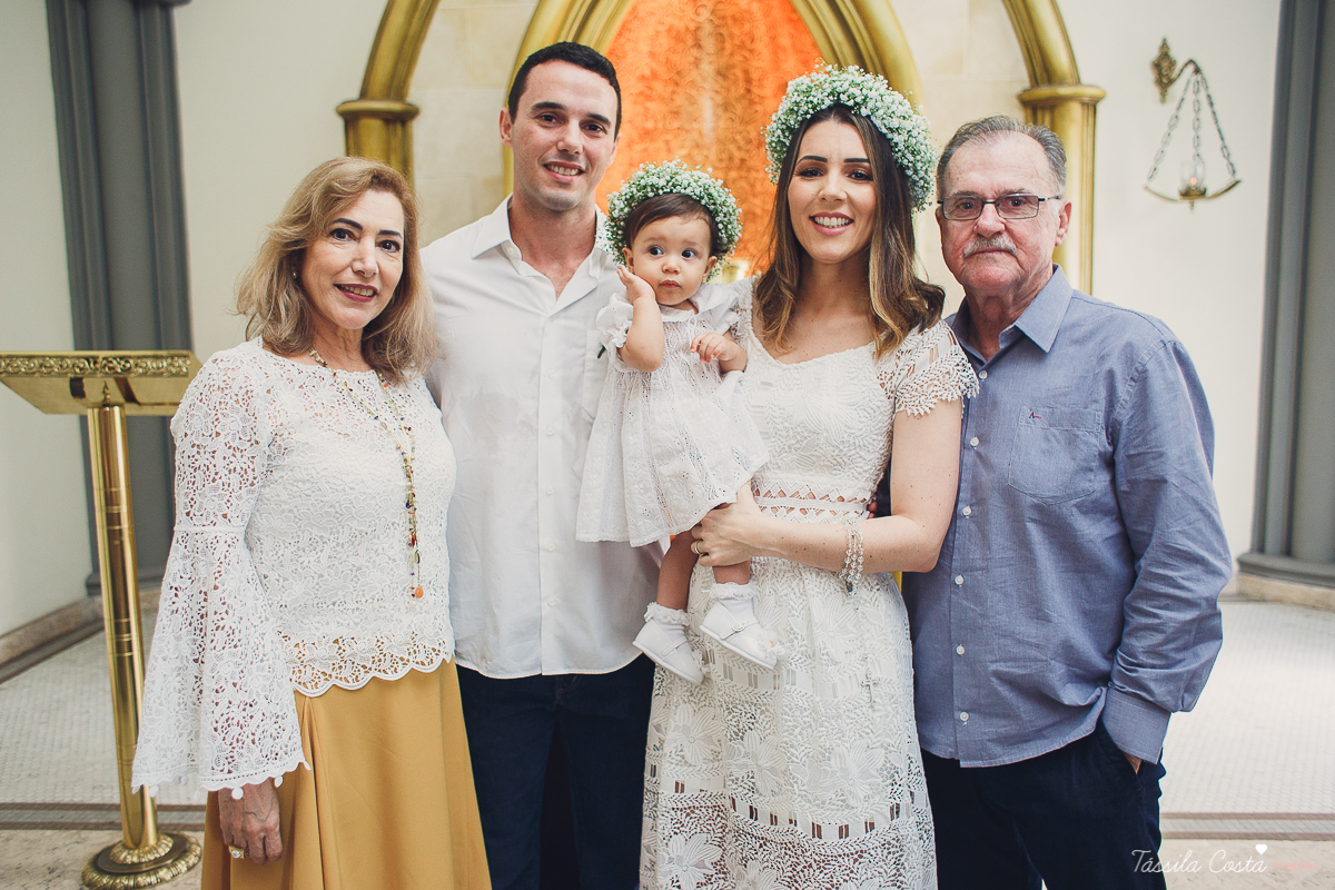 batizado no sábado de manhã, na catedral metropolitana de vitória, batizado individual, igreja católica para batizar em vitória, fotografia de batizado, registro de batizado, fotos para vida, look para batizado, o que vestir no dia do batizado da filha
