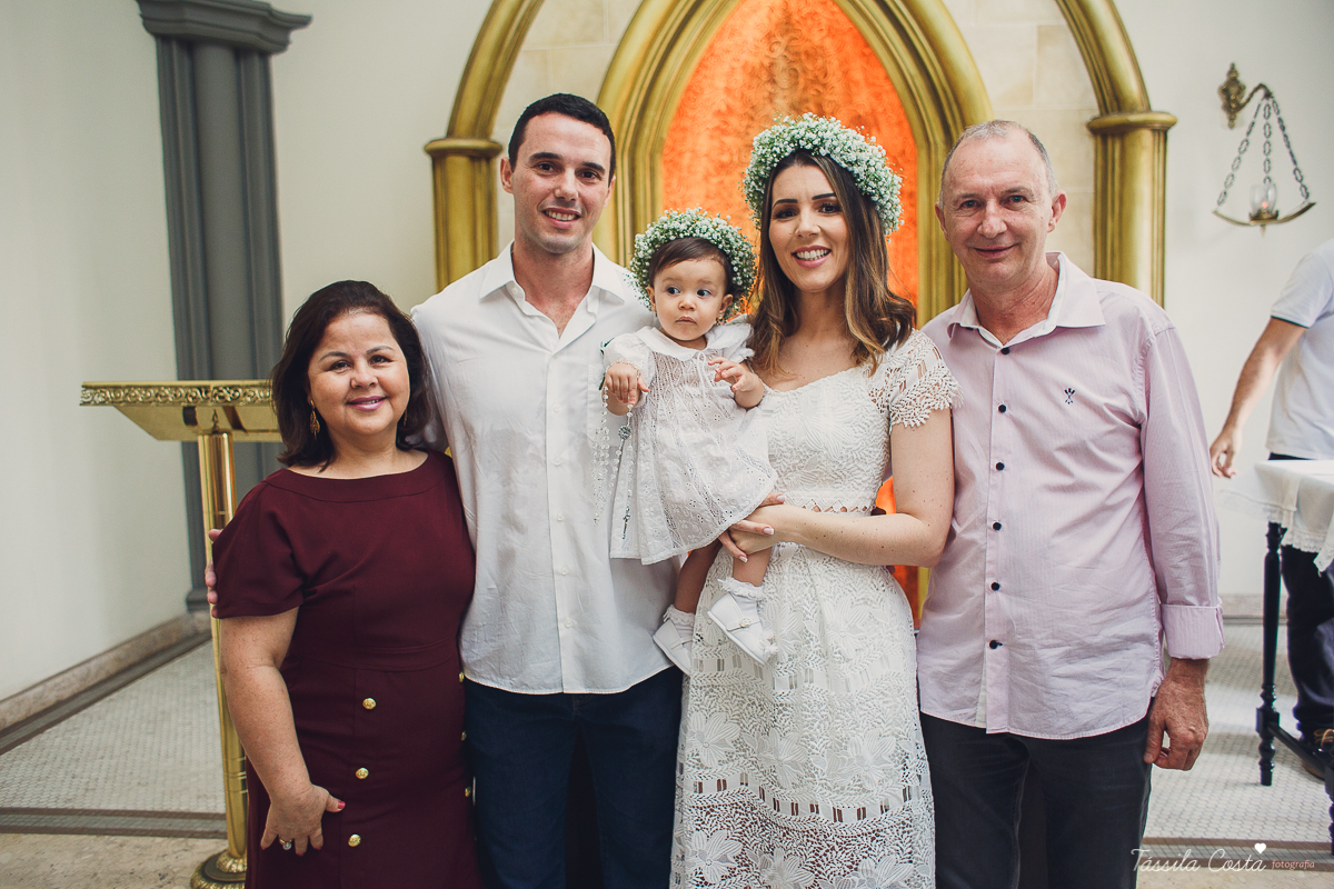 batizado no sábado de manhã, na catedral metropolitana de vitória, batizado individual, igreja católica para batizar em vitória, fotografia de batizado, registro de batizado, fotos para vida, look para batizado, o que vestir no dia do batizado da filha