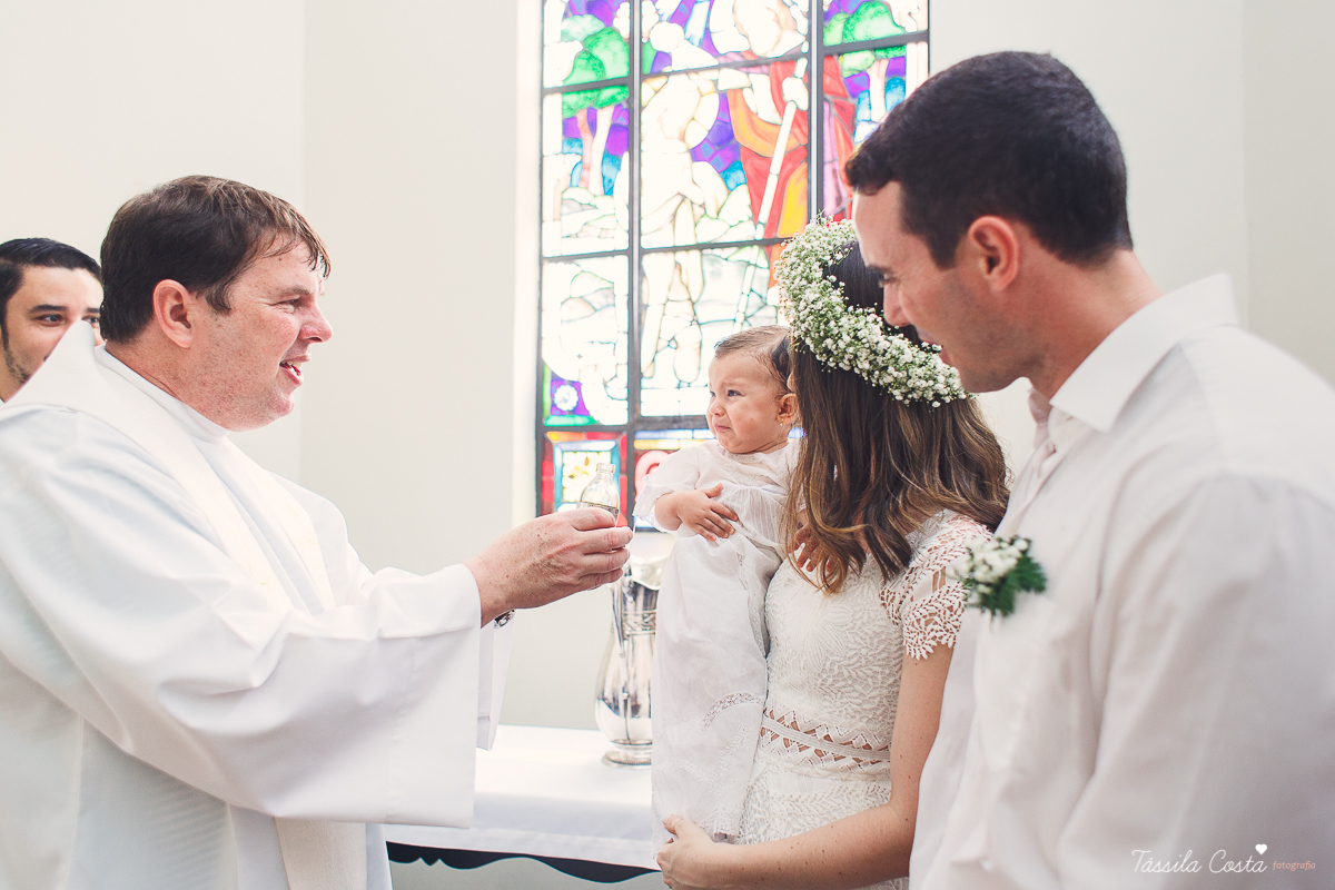 batizado no sábado de manhã, na catedral metropolitana de vitória, batizado individual, igreja católica para batizar em vitória, fotografia de batizado, registro de batizado, fotos para vida, look para batizado, o que vestir no dia do batizado da filha