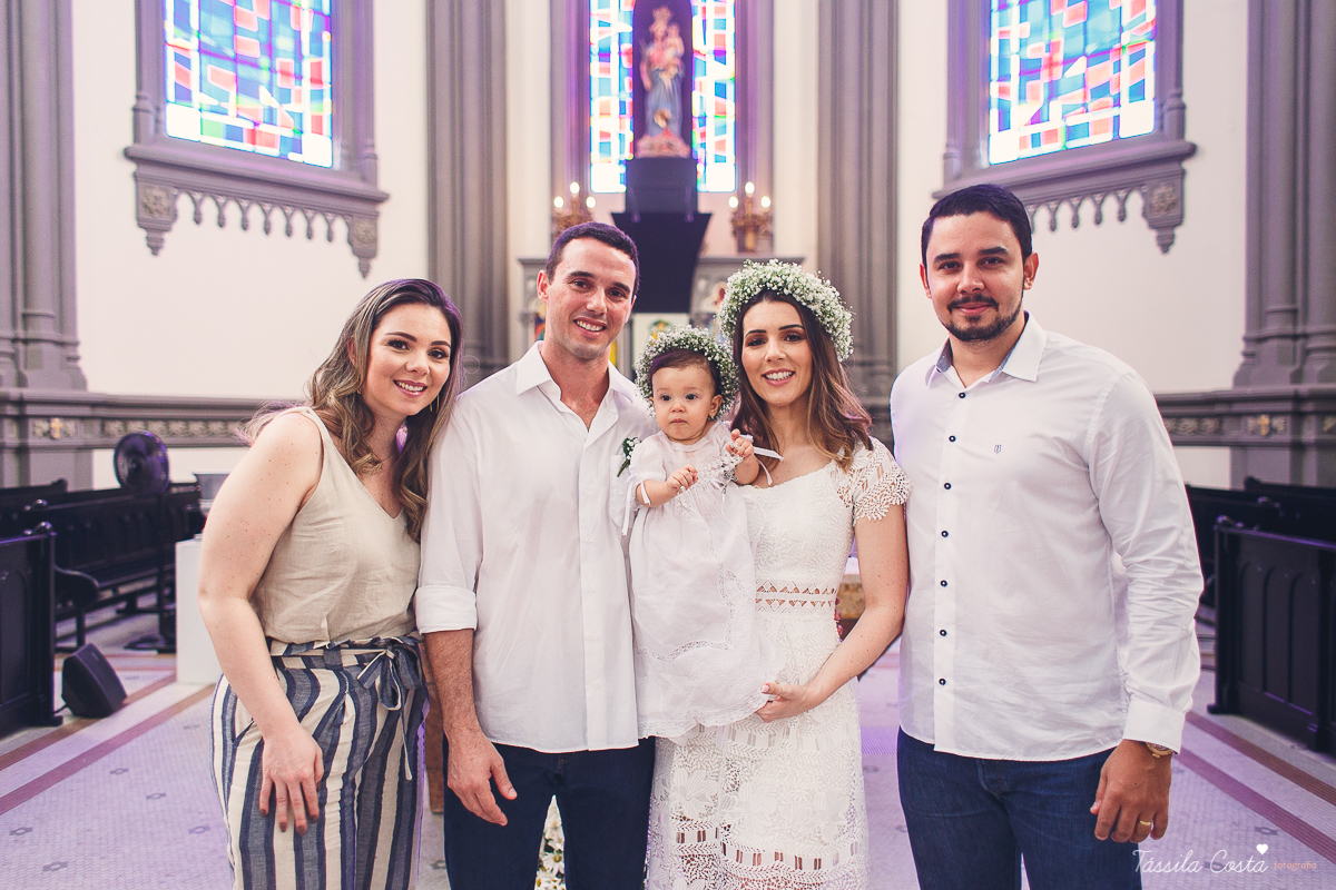 batizado no sábado de manhã, na catedral metropolitana de vitória, batizado individual, igreja católica para batizar em vitória, fotografia de batizado, registro de batizado, fotos para vida, look para batizado, o que vestir no dia do batizado da filha