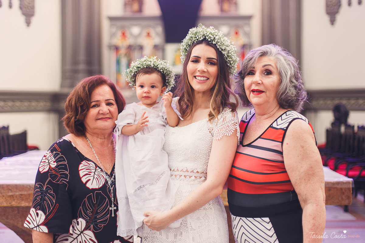 batizado no sábado de manhã, na catedral metropolitana de vitória, batizado individual, igreja católica para batizar em vitória, fotografia de batizado, registro de batizado, fotos para vida, look para batizado, o que vestir no dia do batizado da filha