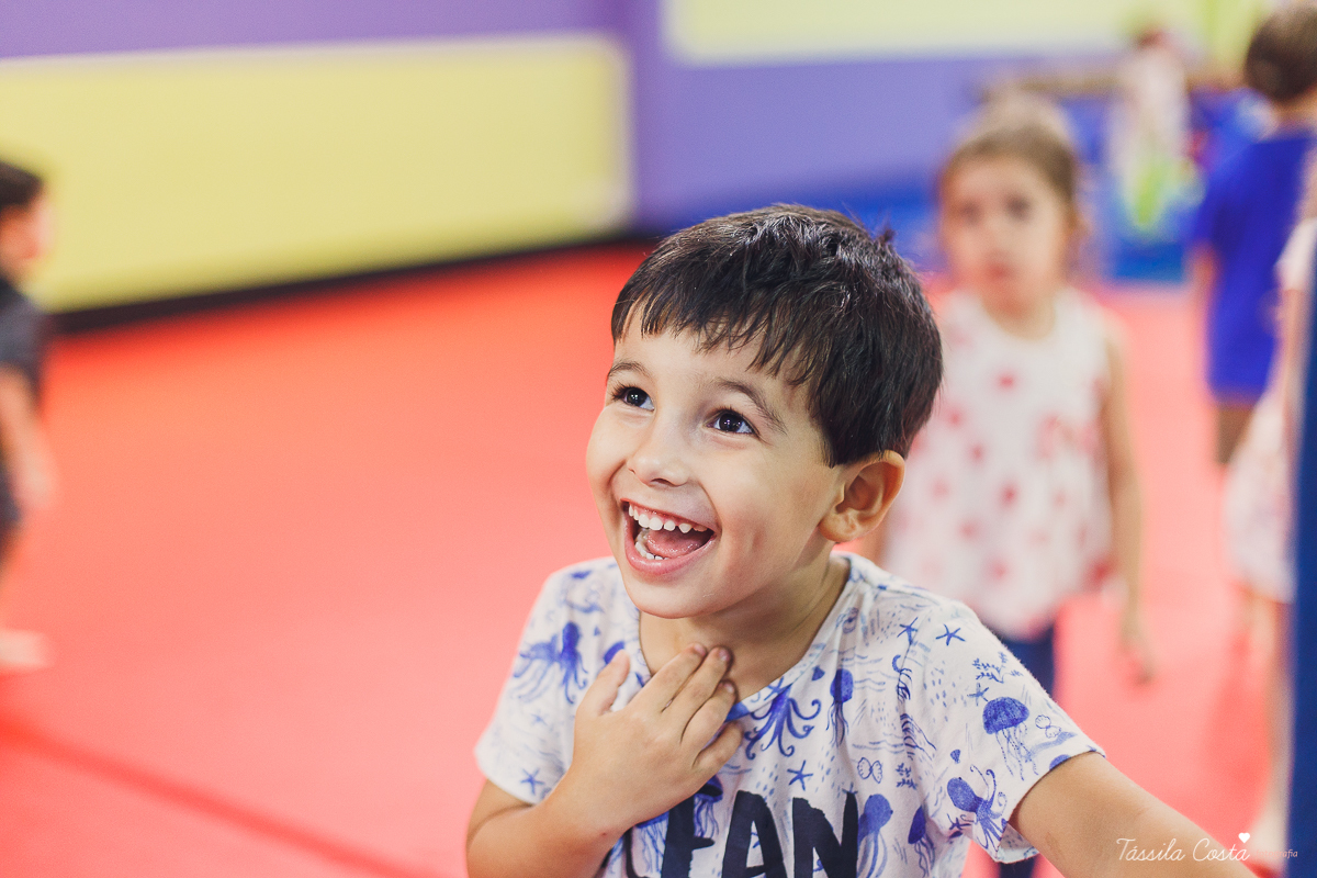 festa super animada em vitoria es, the little gym, enseada do suá, fotografia de festa infantil, tassila costa 