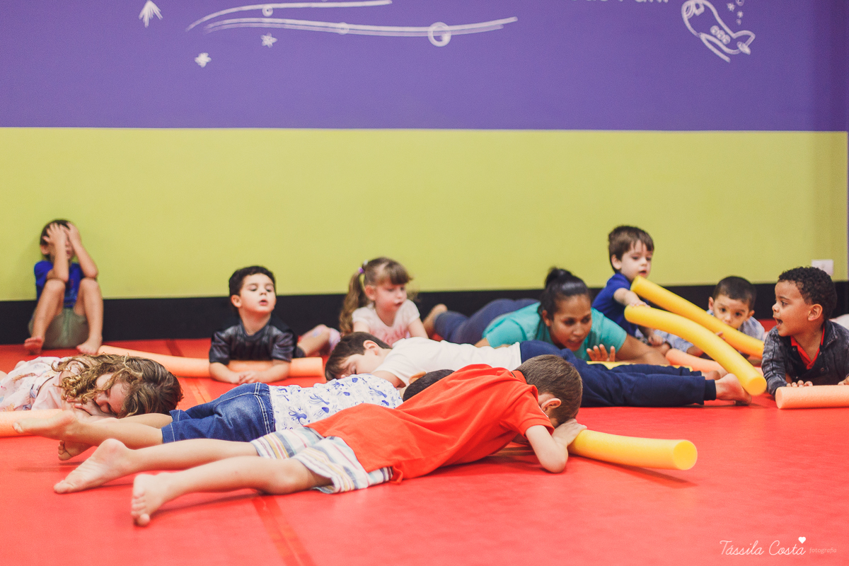 festa super animada em vitoria es, the little gym, enseada do suá, fotografia de festa infantil, tassila costa 