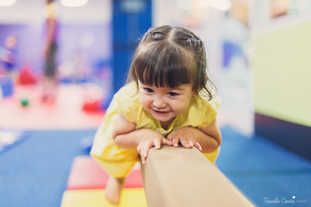 festa super animada em vitoria es, the little gym, enseada do suá, fotografia de festa infantil, tassila costa 