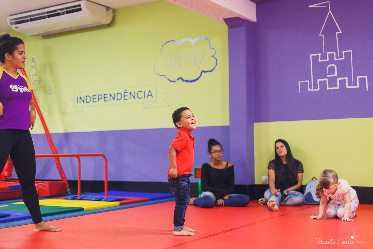 festa super animada em vitoria es, the little gym, enseada do suá, fotografia de festa infantil, tassila costa 