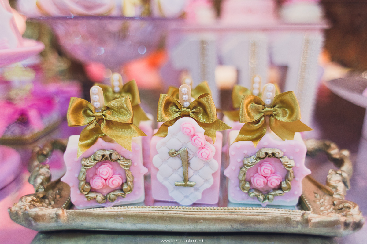 festa de menina no tema Carrossel, festa linda em vitória ES, cerimonial lindo em Vitória ES, fotografia de festa infantil, fotógrafa profissional de festa infantil, amo festas, cidade linda e festeira, Maya 1 ano, papais que amam festa, le Infance do ES