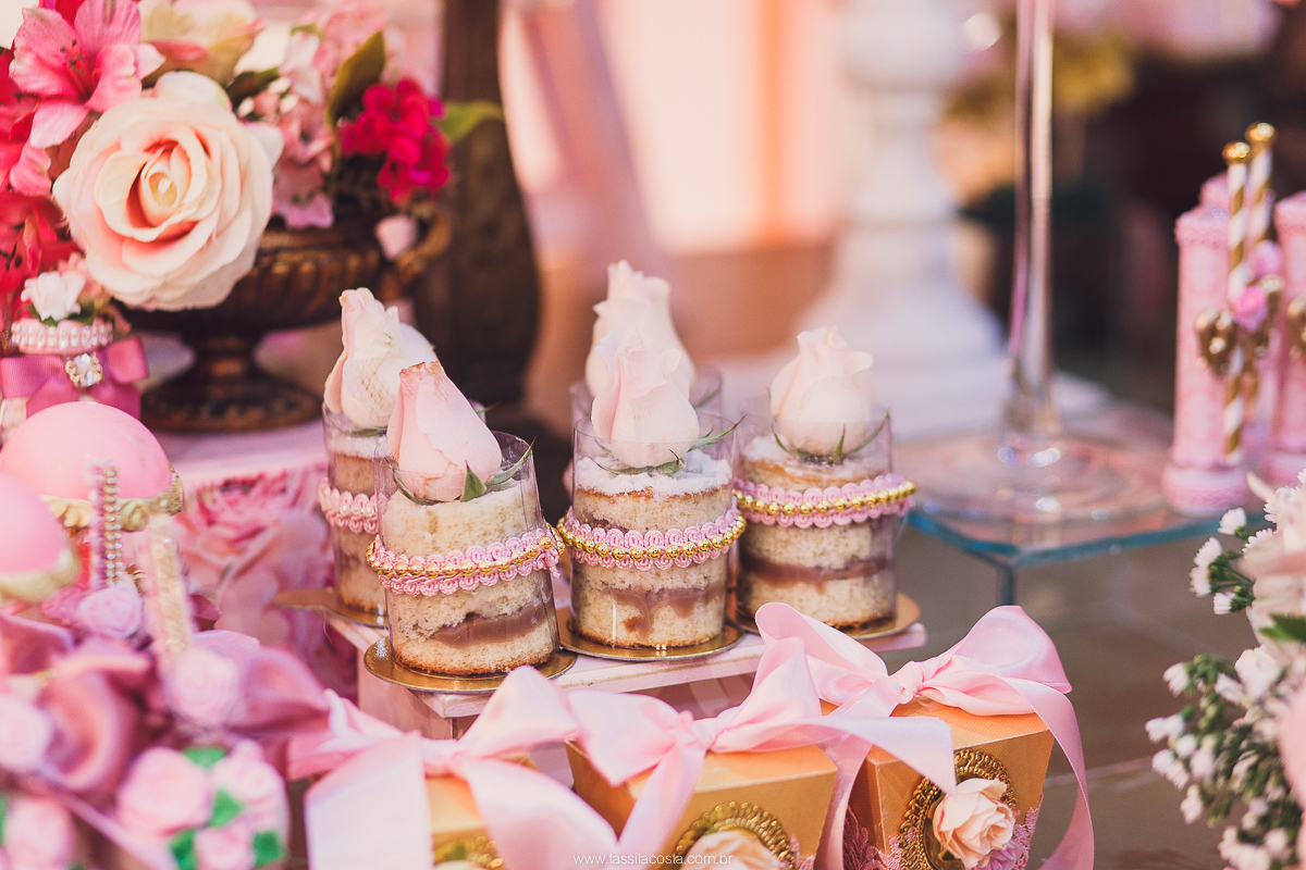 festa de menina no tema Carrossel, festa linda em vitória ES, cerimonial lindo em Vitória ES, fotografia de festa infantil, fotógrafa profissional de festa infantil, amo festas, cidade linda e festeira, Maya 1 ano, papais que amam festa, le Infance do ES
