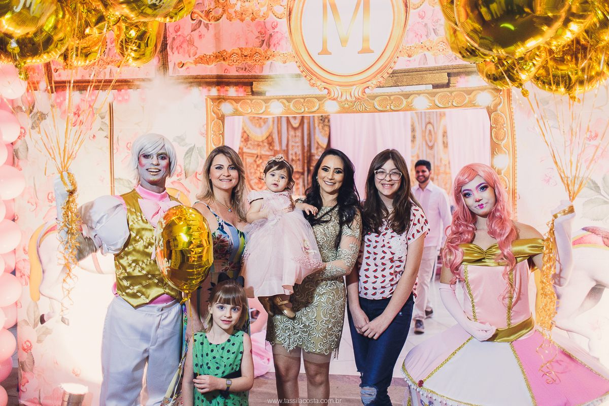 festa de menina no tema Carrossel, festa linda em vitória ES, cerimonial lindo em Vitória ES, fotografia de festa infantil, fotógrafa profissional de festa infantil, amo festas, cidade linda e festeira, Maya 1 ano, papais que amam festa, le Infance do ESf
