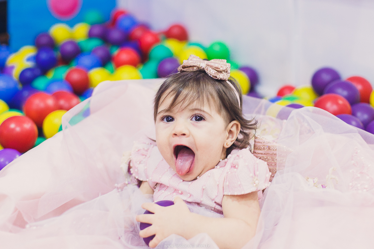 festa de menina no tema Carrossel, festa linda em vitória ES, cerimonial lindo em Vitória ES, fotografia de festa infantil, fotógrafa profissional de festa infantil, amo festas, cidade linda e festeira, Maya 1 ano, papais que amam festa, le Infance do ES