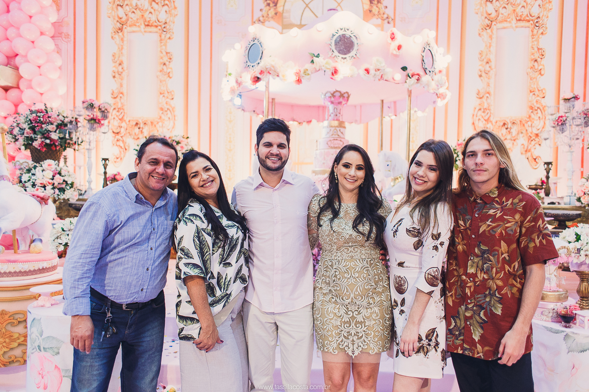 festa de menina no tema Carrossel, festa linda em vitória ES, cerimonial lindo em Vitória ES, fotografia de festa infantil, fotógrafa profissional de festa infantil, amo festas, cidade linda e festeira, Maya 1 ano, papais que amam festa, le Infance do ES