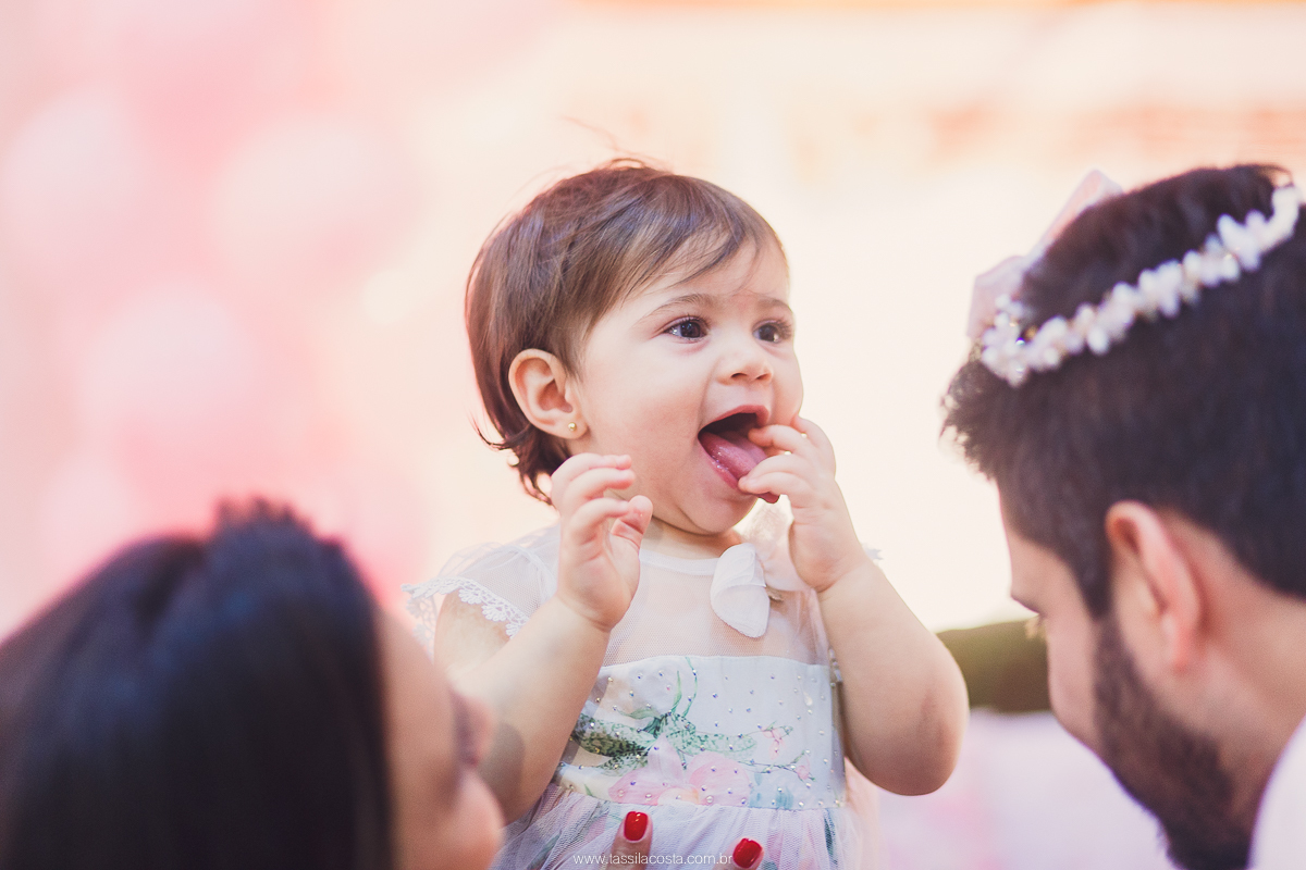 festa de menina no tema Carrossel, festa linda em vitória ES, cerimonial lindo em Vitória ES, fotografia de festa infantil, fotógrafa profissional de festa infantil, amo festas, cidade linda e festeira, Maya 1 ano, papais que amam festa, le Infance do ES
