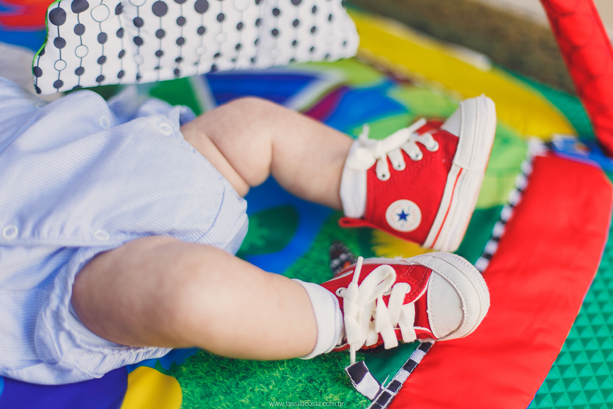 ensaio de família, fotos lindas feitas no apartamento, casal querido, papais de primeira viagem, praia da costa, Vila Velha es, fotos de bebê com 2 meses, mundo azul, quarto lindo para menino, quarto de bebê super moderno e clean