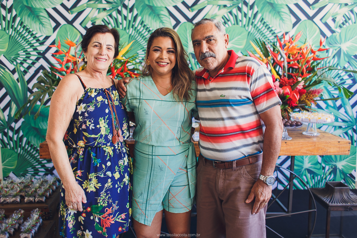 KEILA 42 ANOS, aniversário intimista, com buffet de Rico Gastronomia, fotografia de Tássila Costa, doces Regina Maynard, festa em Vila Velha ES
