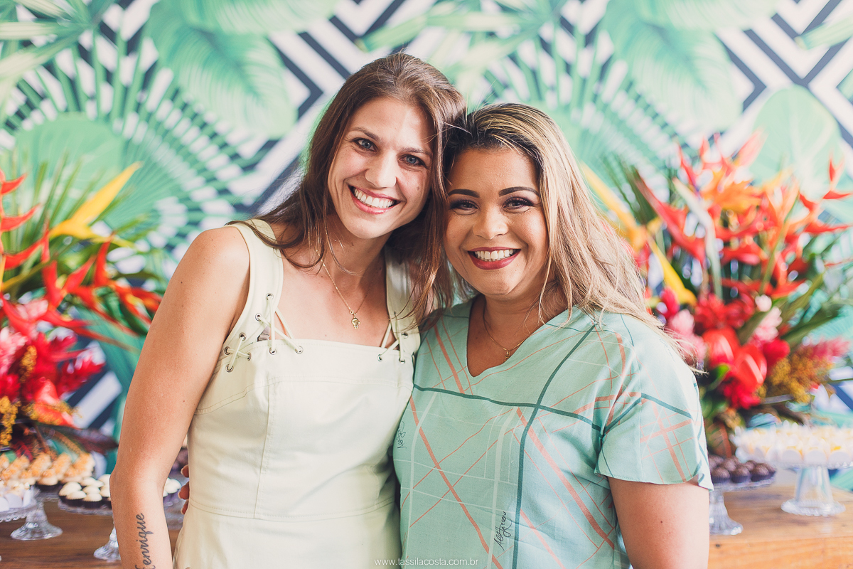 KEILA 42 ANOS, aniversário intimista, com buffet de Rico Gastronomia, fotografia de Tássila Costa, doces Regina Maynard, festa em Vila Velha ES