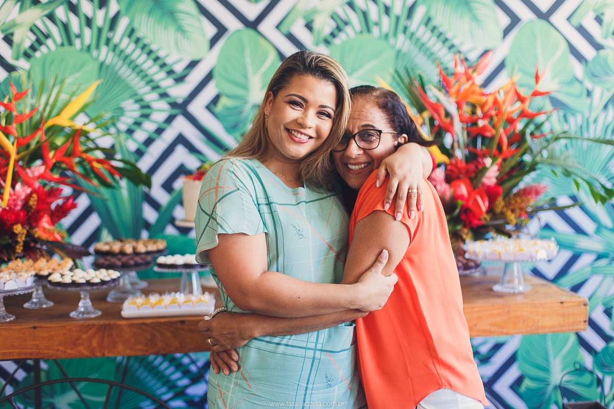 KEILA 42 ANOS, aniversário intimista, com buffet de Rico Gastronomia, fotografia de Tássila Costa, doces Regina Maynard, festa em Vila Velha ES