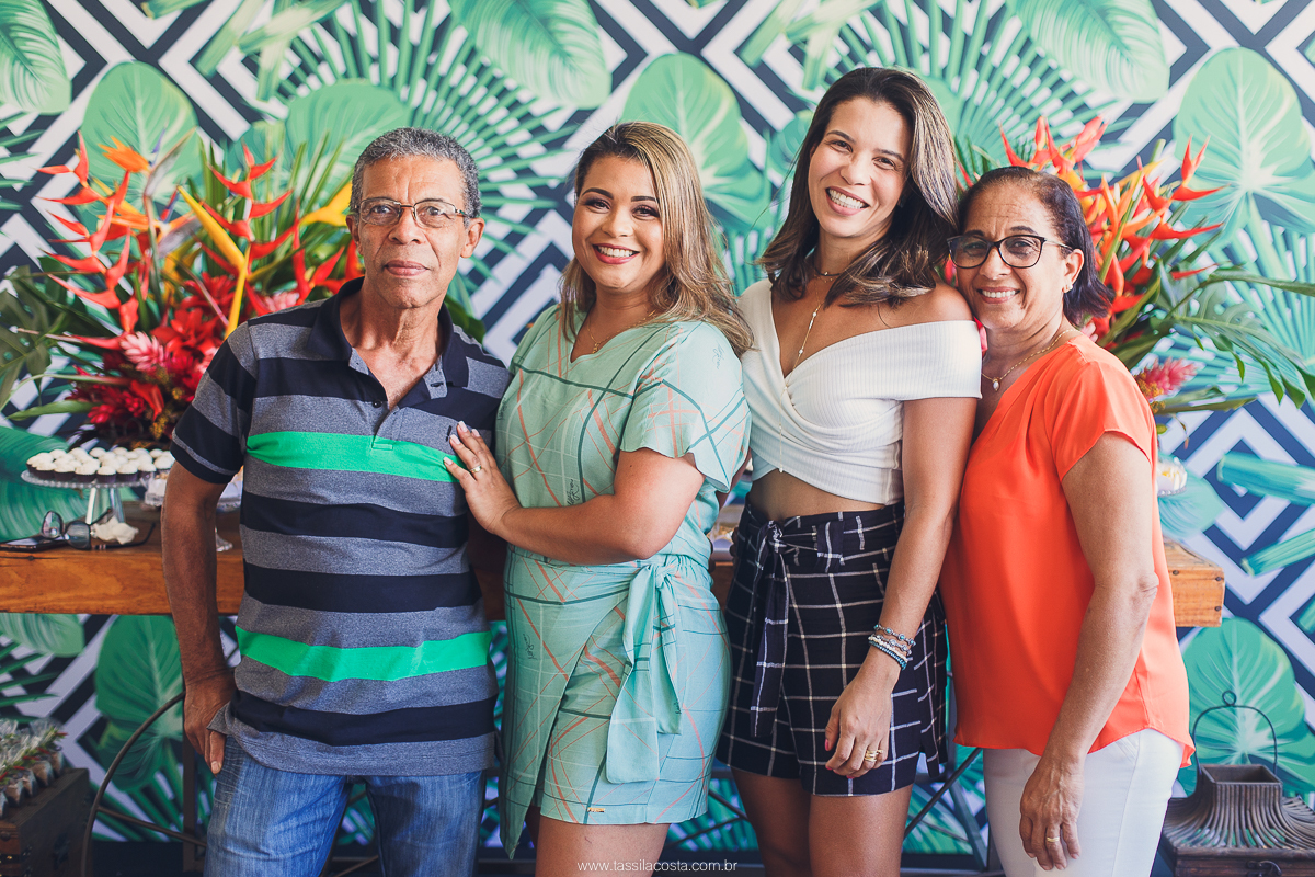 KEILA 42 ANOS, aniversário intimista, com buffet de Rico Gastronomia, fotografia de Tássila Costa, doces Regina Maynard, festa em Vila Velha ES