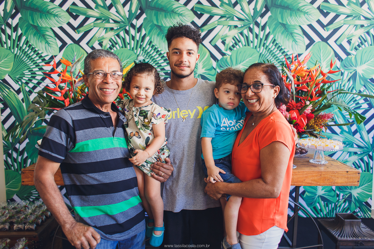 KEILA 42 ANOS, aniversário intimista, com buffet de Rico Gastronomia, fotografia de Tássila Costa, doces Regina Maynard, festa em Vila Velha ES