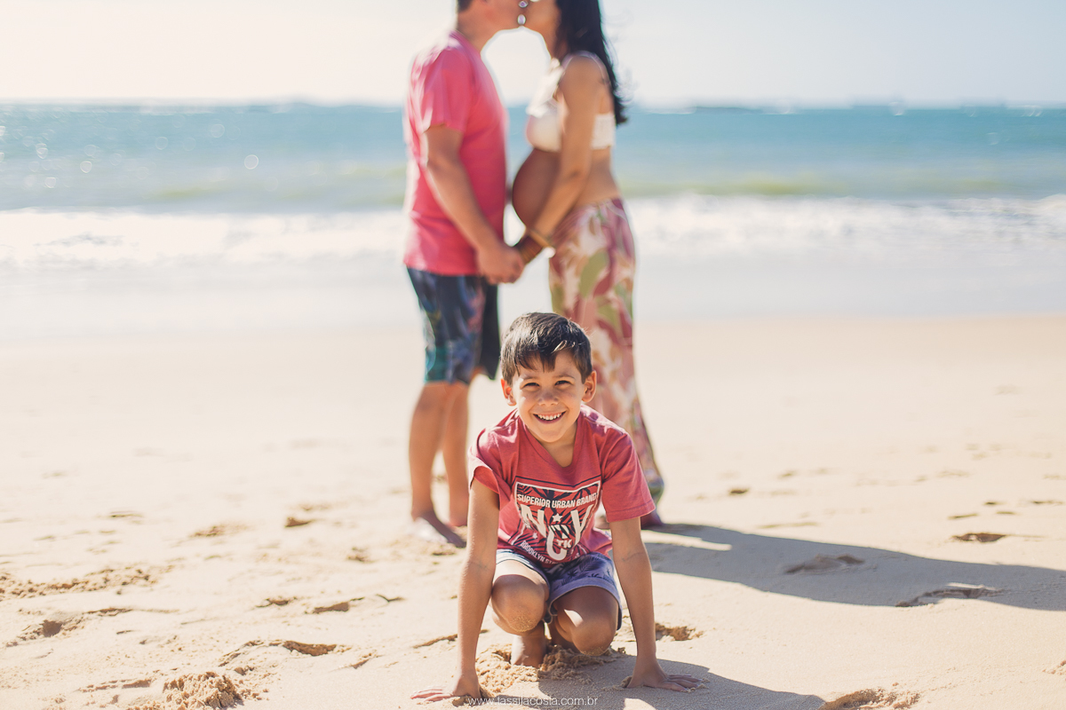 Fotos lindas feitas na praia, fotos de gestante feita na praia, praia da costa Vila Velha es, fotografia de gestante, Tássila costa fotografia, looks para fotos de gestante na praia