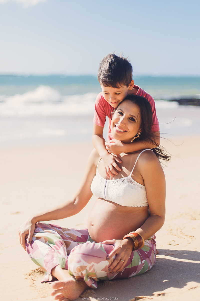 Fotos lindas feitas na praia, fotos de gestante feita na praia, praia da costa Vila Velha es, fotografia de gestante, Tássila costa fotografia, looks para fotos de gestante na praia