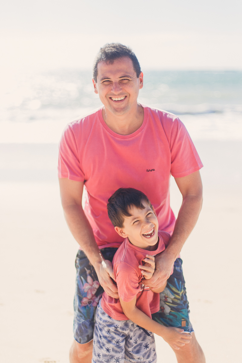 Fotos lindas feitas na praia, fotos de gestante feita na praia, praia da costa Vila Velha es, fotografia de gestante, Tássila costa fotografia, looks para fotos de gestante na praia