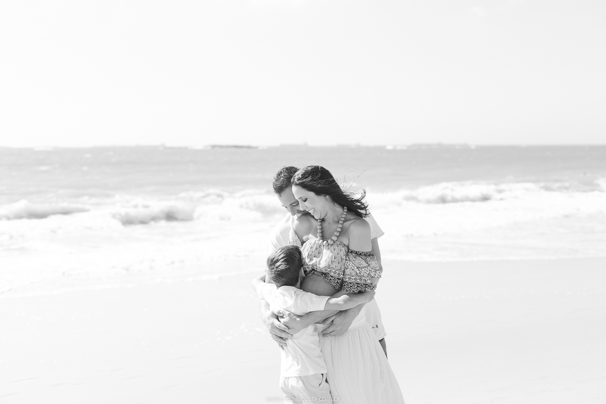 Fotos lindas feitas na praia, fotos de gestante feita na praia, praia da costa Vila Velha es, fotografia de gestante, Tássila costa fotografia, looks para fotos de gestante na praia