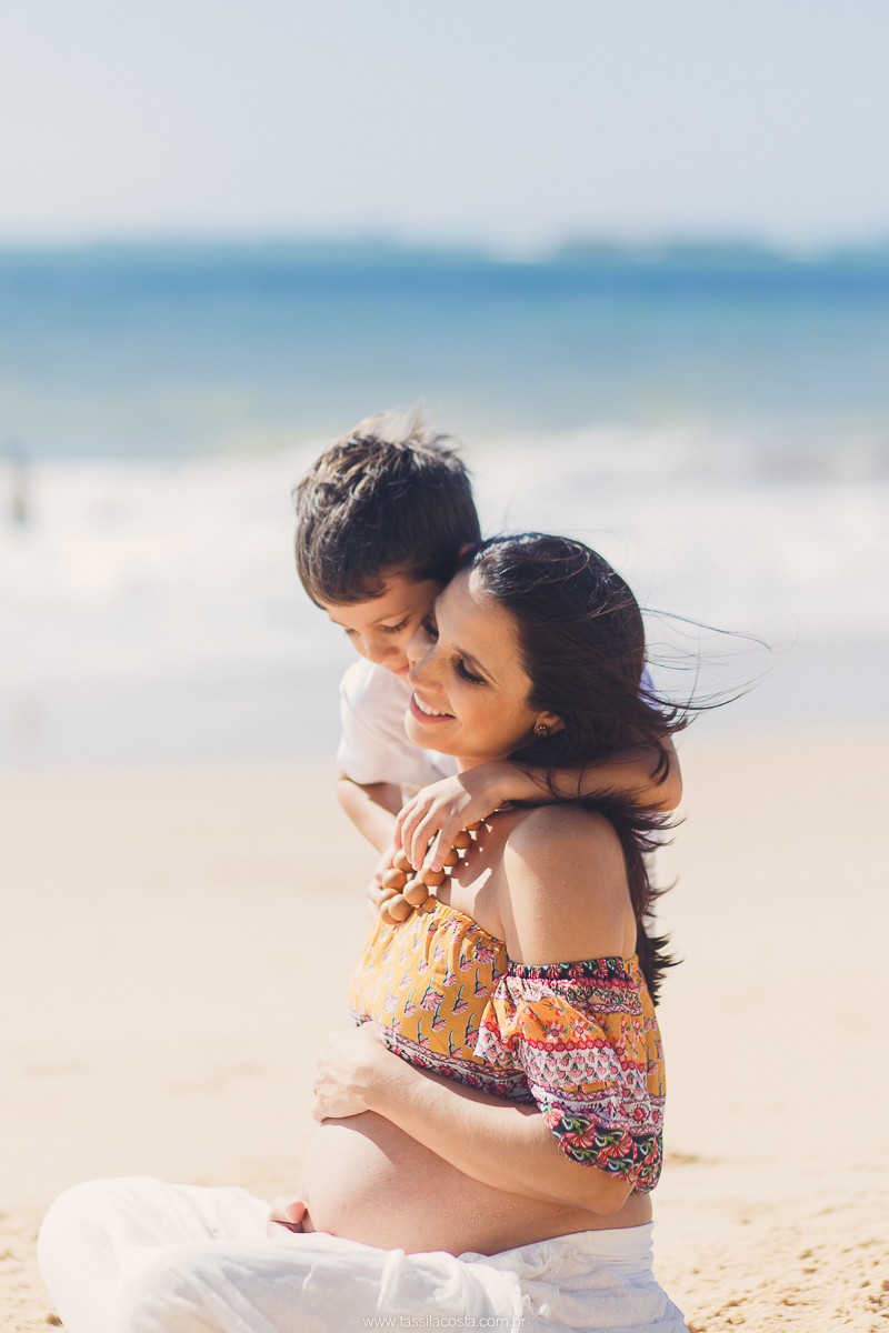 Fotos lindas feitas na praia, fotos de gestante feita na praia, praia da costa Vila Velha es, fotografia de gestante, Tássila costa fotografia, looks para fotos de gestante na praia