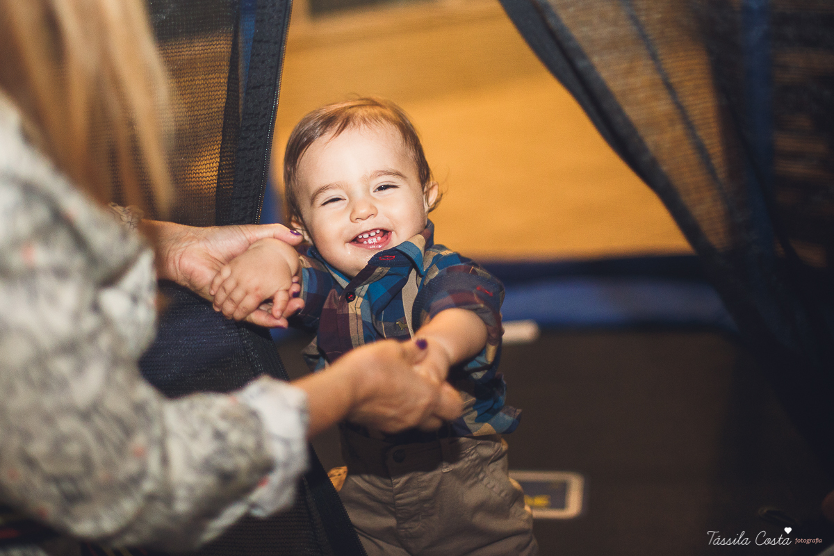 aniversário lindo do Salomão, doces panela de brownie, aniversário de 1 ano no condomínio na Praia de Itaparica, Tássila Costa fotografia, festa no tema fazendinha para meninos