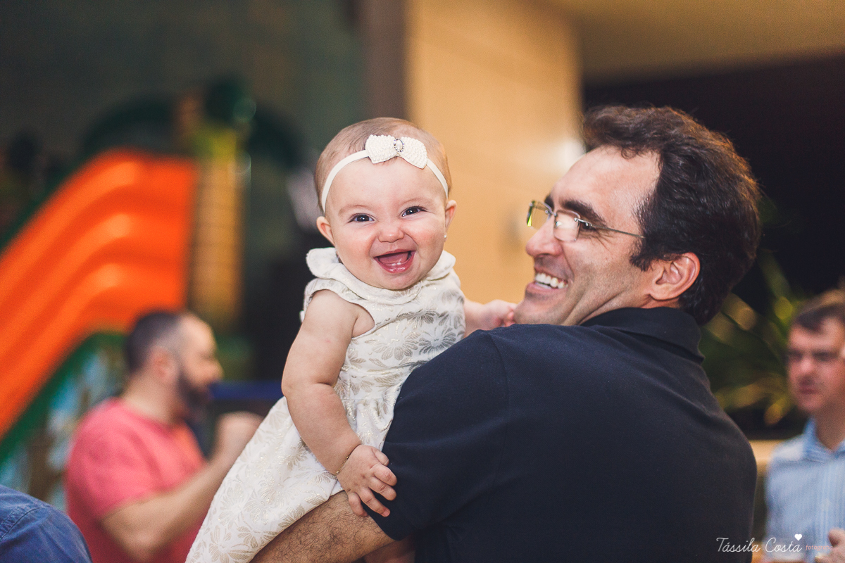 aniversário lindo do Salomão, doces panela de brownie, aniversário de 1 ano no condomínio na Praia de Itaparica, Tássila Costa fotografia, festa no tema fazendinha para meninos