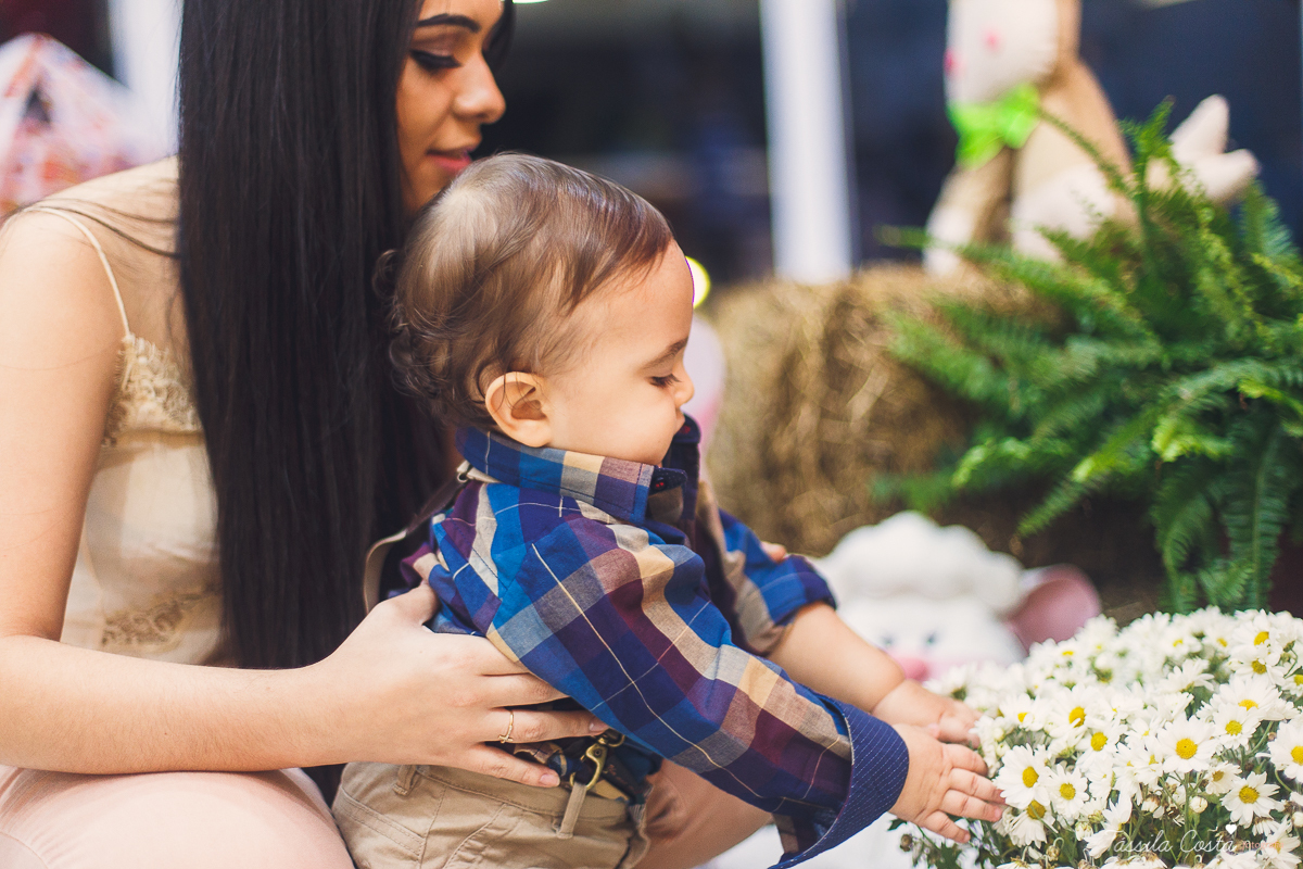 aniversário lindo do Salomão, doces panela de brownie, aniversário de 1 ano no condomínio na Praia de Itaparica, Tássila Costa fotografia, festa no tema fazendinha para meninos