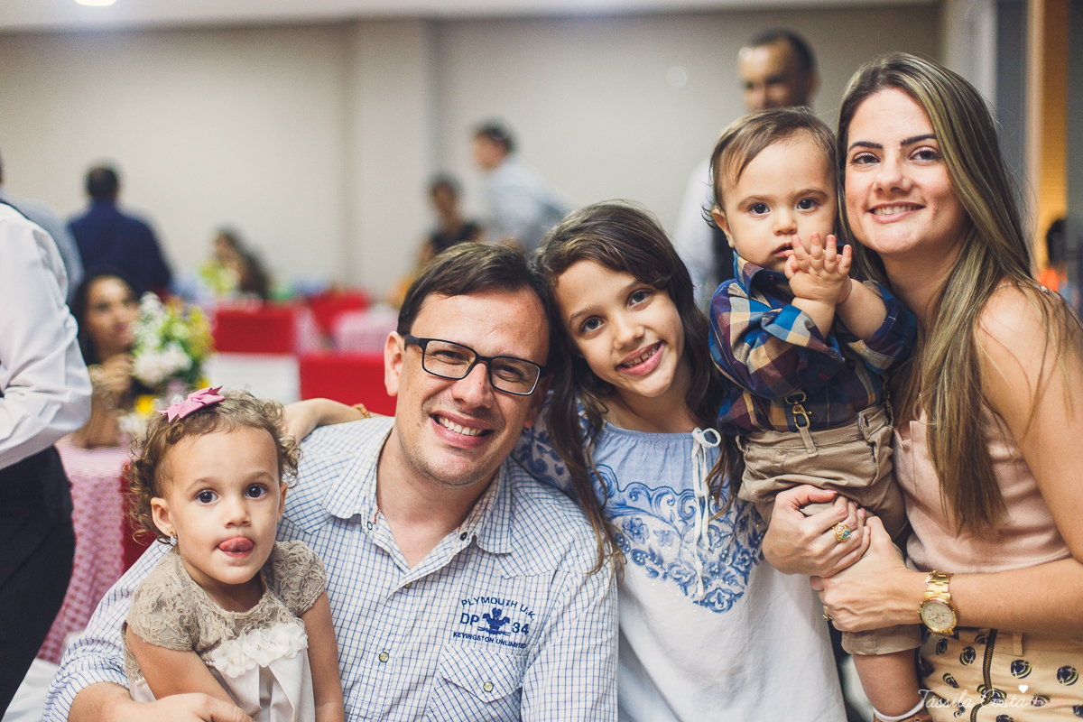 aniversário lindo do Salomão, doces panela de brownie, aniversário de 1 ano no condomínio na Praia de Itaparica, Tássila Costa fotografia, festa no tema fazendinha para meninos
