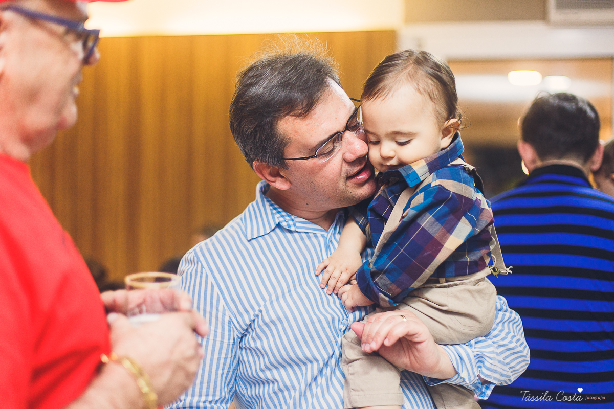 aniversário lindo do Salomão, doces panela de brownie, aniversário de 1 ano no condomínio na Praia de Itaparica, Tássila Costa fotografia, festa no tema fazendinha para meninos