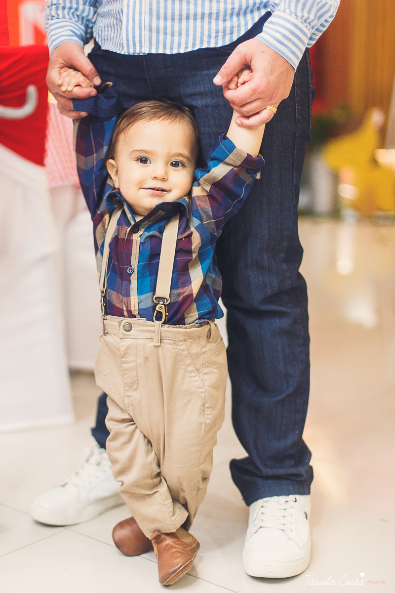 aniversário lindo do Salomão, doces panela de brownie, aniversário de 1 ano no condomínio na Praia de Itaparica, Tássila Costa fotografia, festa no tema fazendinha para meninos