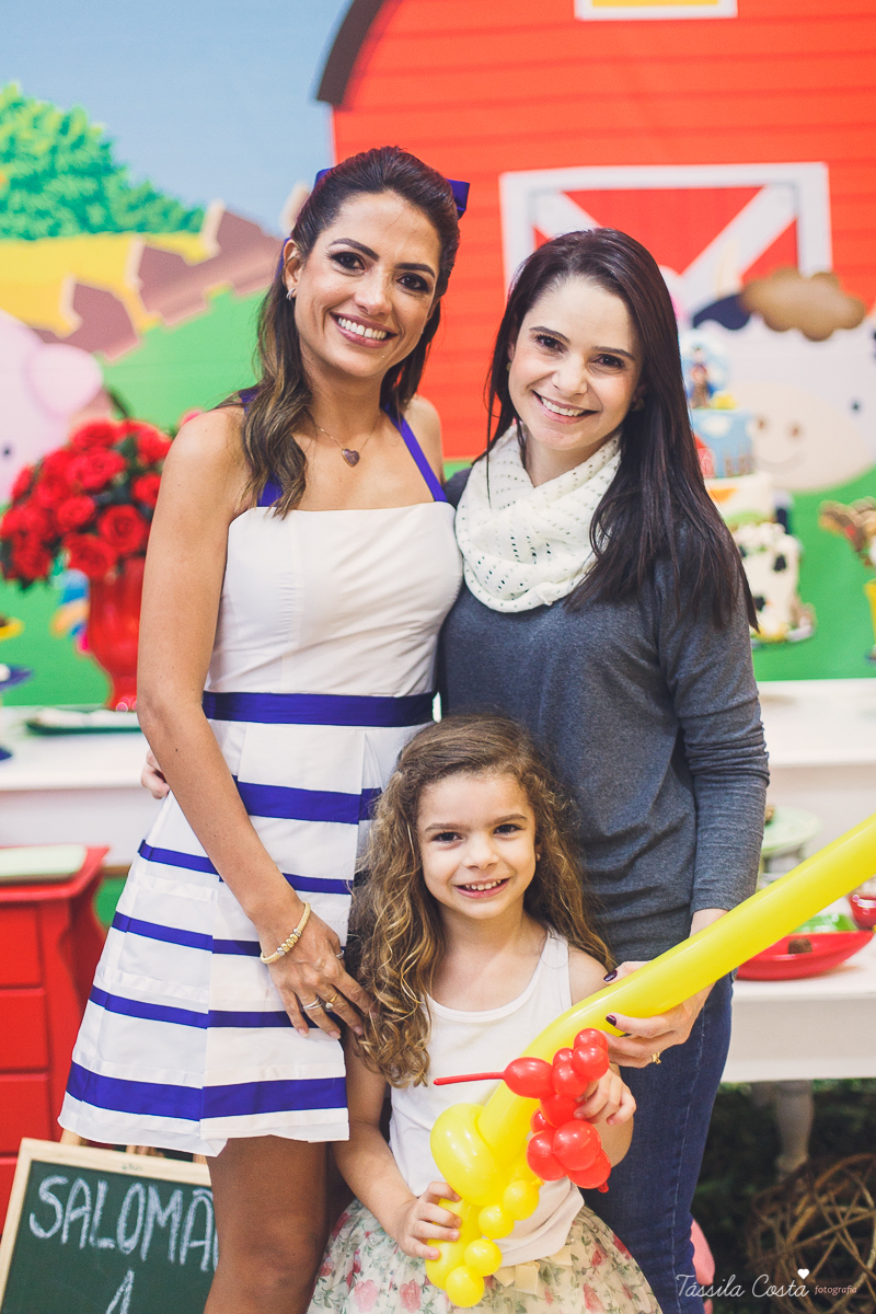 aniversário lindo do Salomão, doces panela de brownie, aniversário de 1 ano no condomínio na Praia de Itaparica, Tássila Costa fotografia, festa no tema fazendinha para meninos