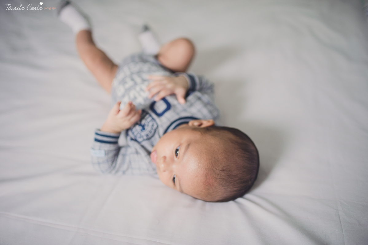 newborn, ensaio de família em casa, fotos lindas, fazendo fotos em casa, bebê recém nascido, fotos de bebê recém nascido, tássila foto, fotografia de família, o bebê chegou, registrando o crescimento do