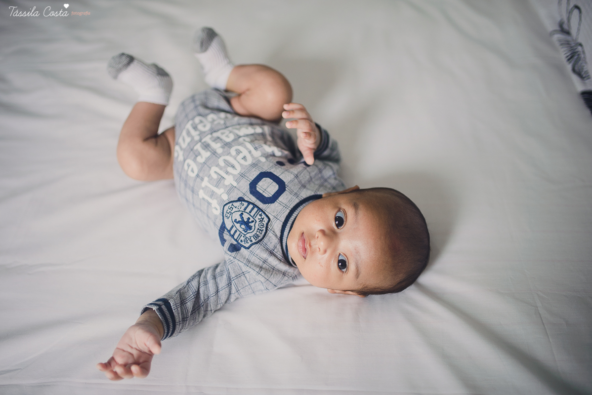 newborn, ensaio de família em casa, fotos lindas, fazendo fotos em casa, bebê recém nascido, fotos de bebê recém nascido, tássila foto, fotografia de família, o bebê chegou, registrando o crescimento do