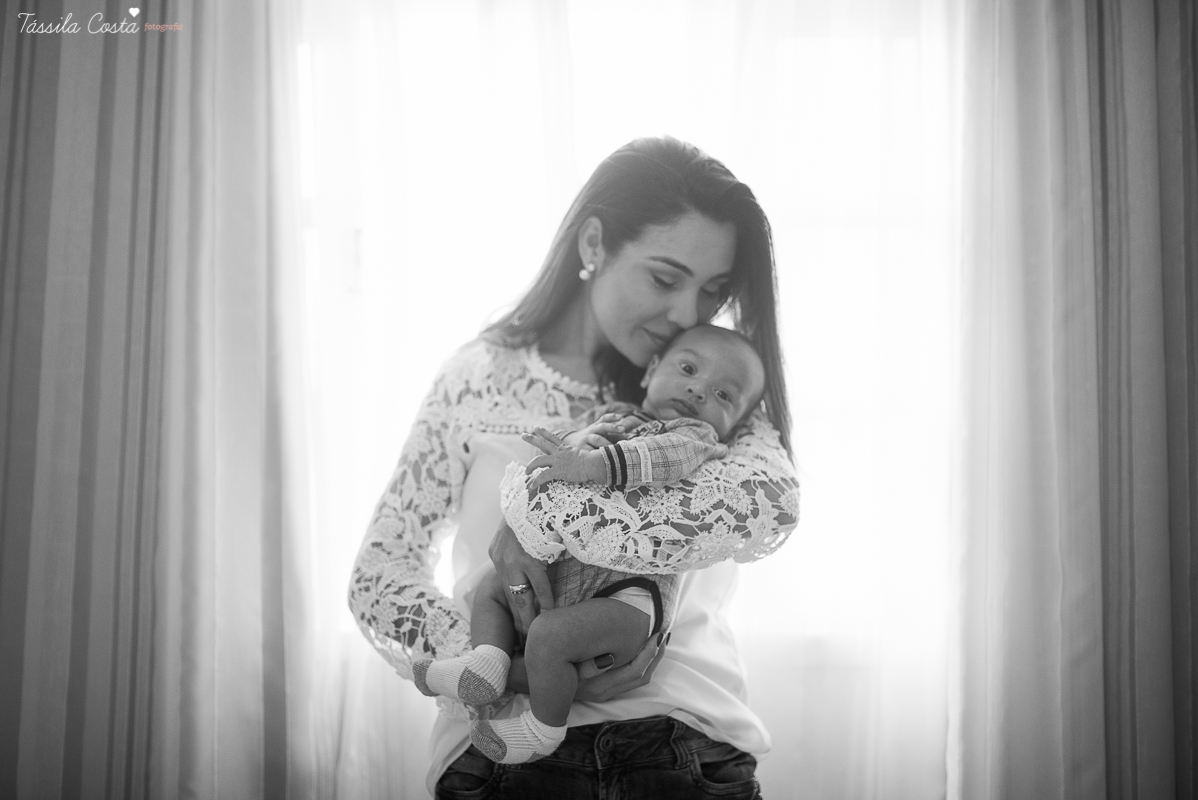 newborn, ensaio de família em casa, fotos lindas, fazendo fotos em casa, bebê recém nascido, fotos de bebê recém nascido, tássila foto, fotografia de família, o bebê chegou, registrando o crescimento do