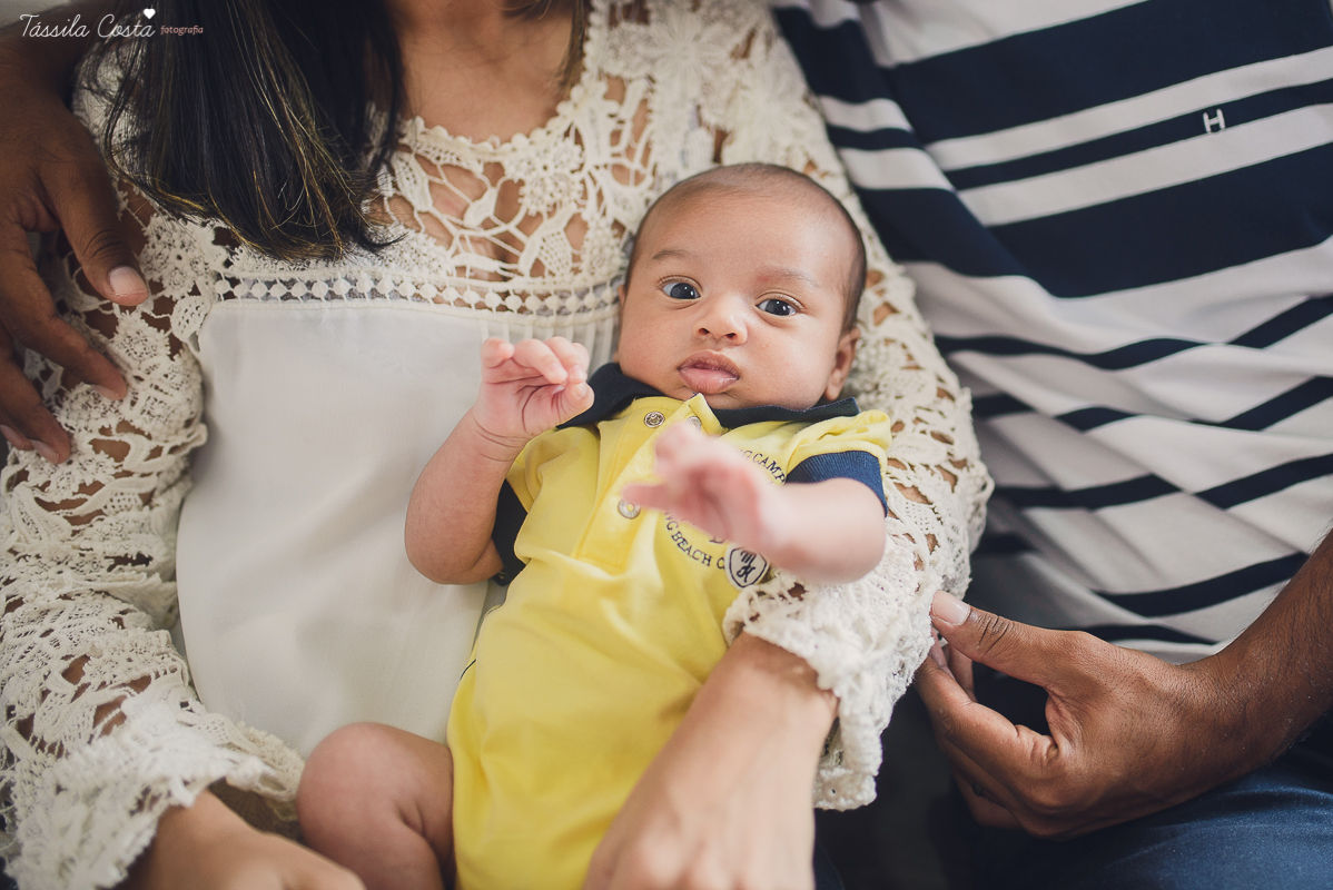 newborn, ensaio de família em casa, fotos lindas, fazendo fotos em casa, bebê recém nascido, fotos de bebê recém nascido, tássila foto, fotografia de família, o bebê chegou, registrando o crescimento do