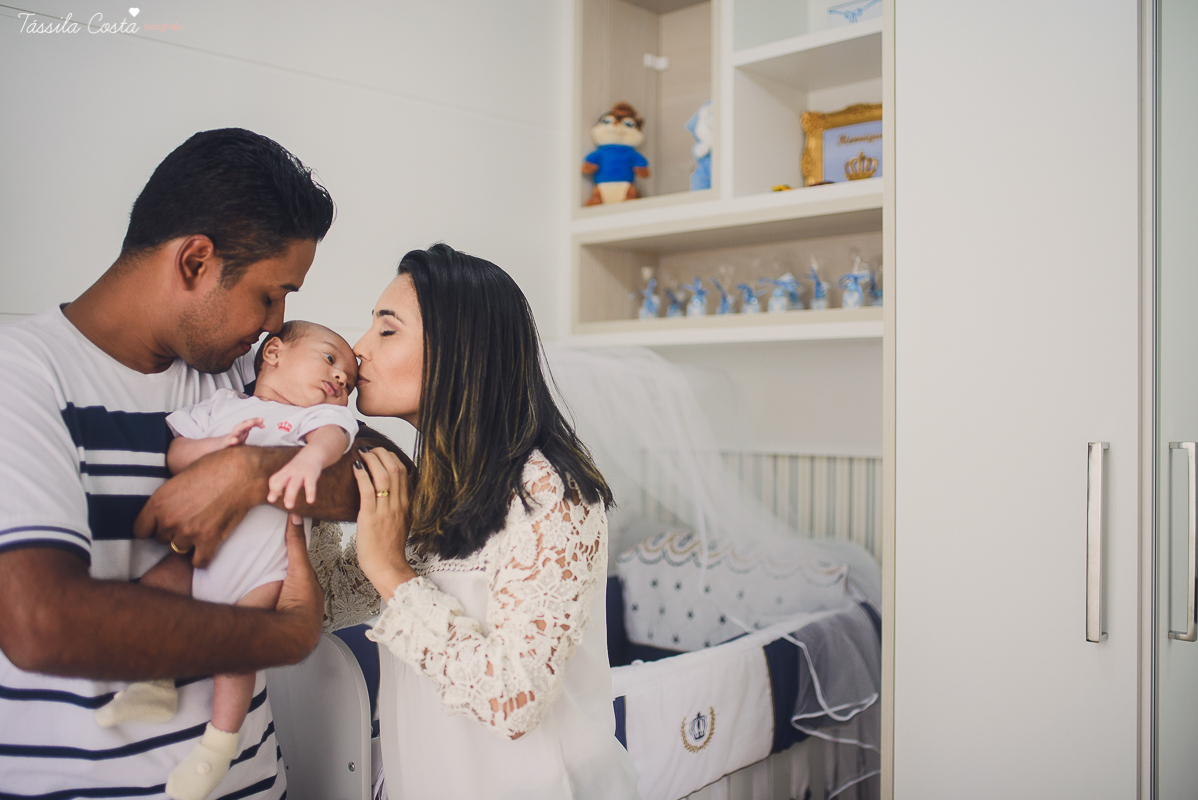 newborn, ensaio de família em casa, fotos lindas, fazendo fotos em casa, bebê recém nascido, fotos de bebê recém nascido, tássila foto, fotografia de família, o bebê chegou, registrando o crescimento do