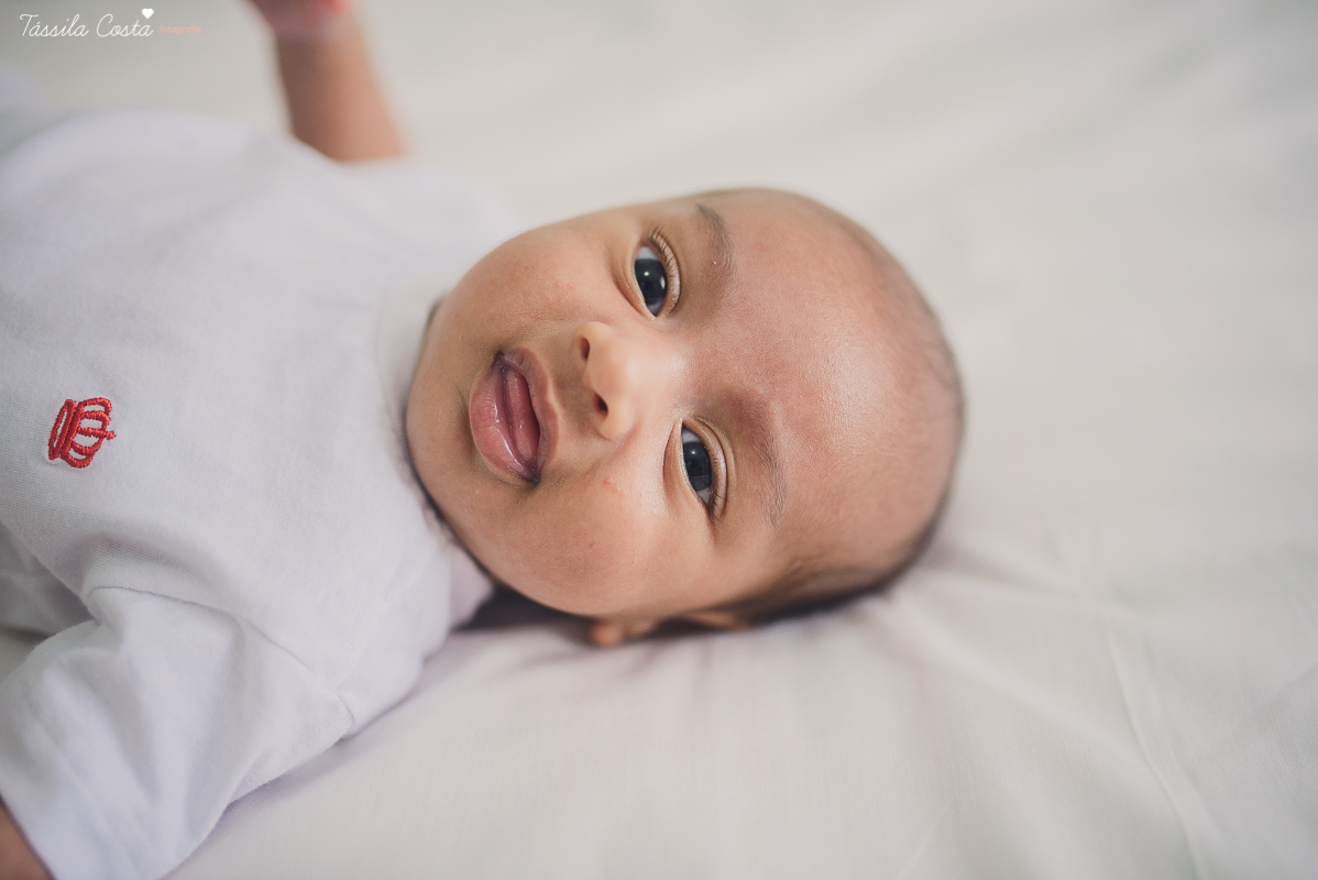 newborn, ensaio de família em casa, fotos lindas, fazendo fotos em casa, bebê recém nascido, fotos de bebê recém nascido, tássila foto, fotografia de família, o bebê chegou, registrando o crescimento do