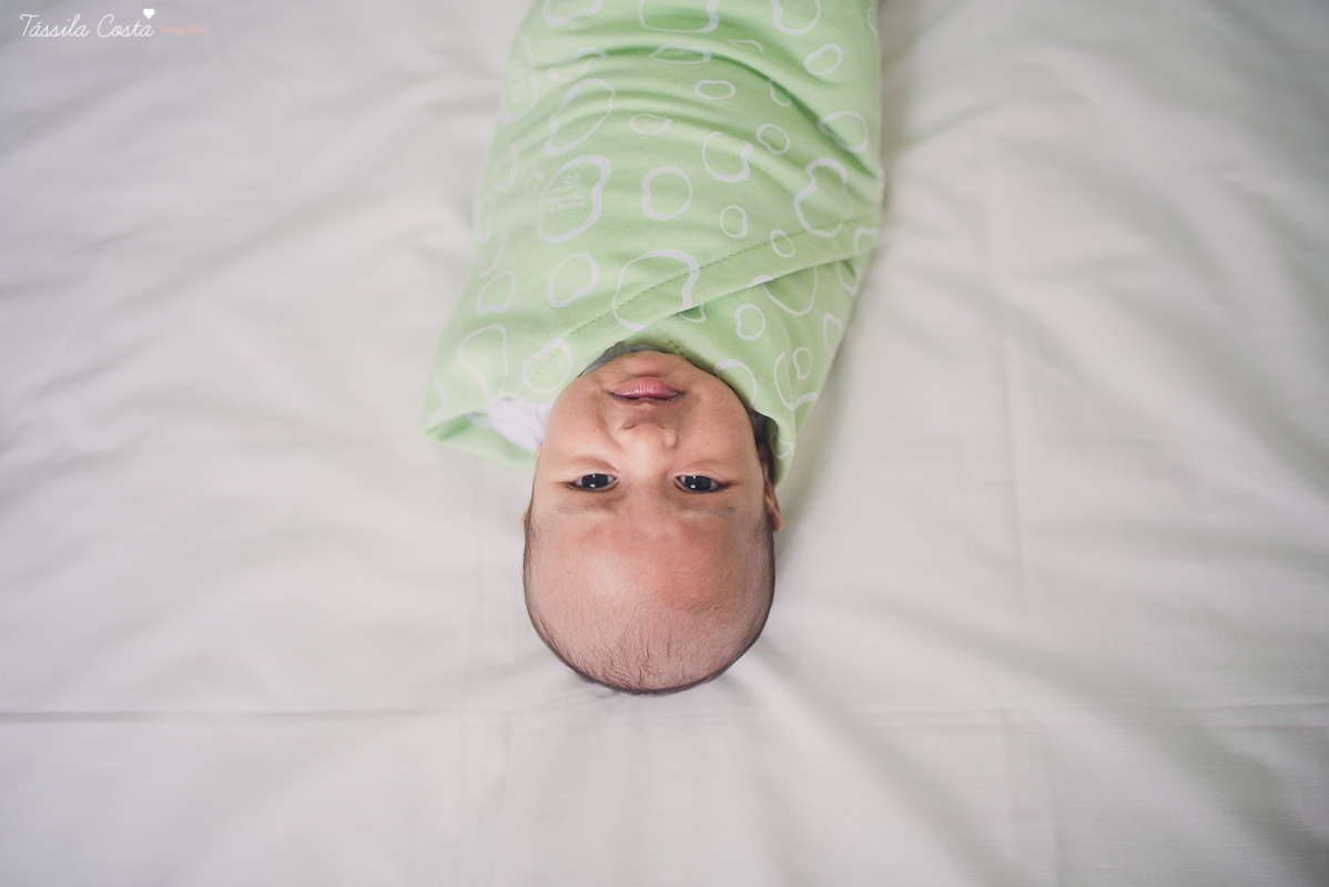 newborn, ensaio de família em casa, fotos lindas, fazendo fotos em casa, bebê recém nascido, fotos de bebê recém nascido, tássila foto, fotografia de família, o bebê chegou, registrando o crescimento do