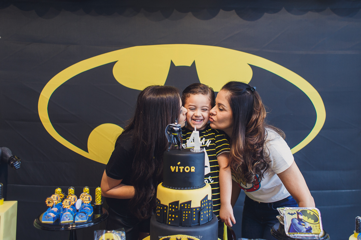 festa do Vitor, na brinquedoteca Na Brinca, tema do Batman, festa de menino, 4 anos, fotografia de festa infantil em Vitória ES, Tássila Costa ES, 