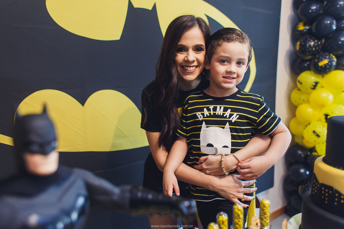 festa do Vitor, na brinquedoteca Na Brinca, tema do Batman, festa de menino, 4 anos, fotografia de festa infantil em Vitória ES, Tássila Costa ES, 