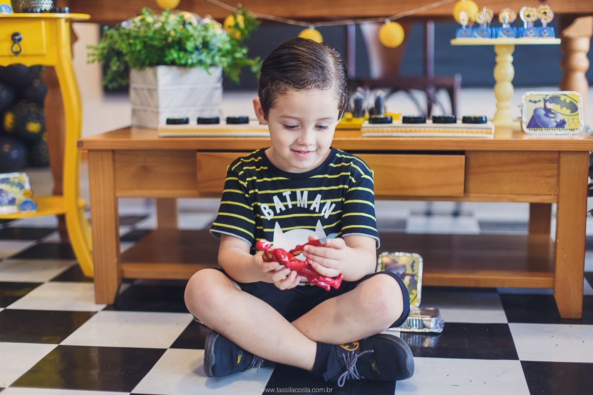 festa do Vitor, na brinquedoteca Na Brinca, tema do Batman, festa de menino, 4 anos, fotografia de festa infantil em Vitória ES, Tássila Costa ES, 