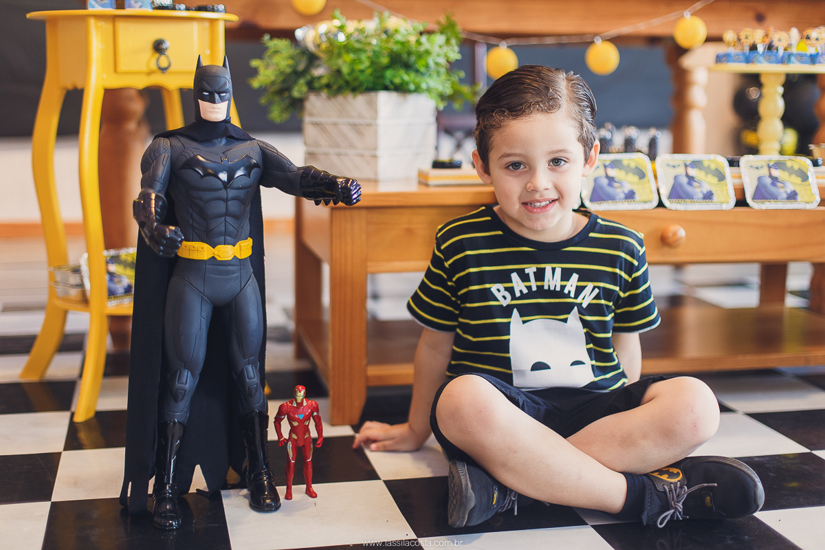 festa do Vitor, na brinquedoteca Na Brinca, tema do Batman, festa de menino, 4 anos, fotografia de festa infantil em Vitória ES, Tássila Costa ES, 