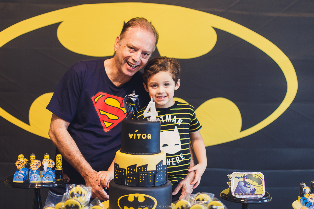 festa do Vitor, na brinquedoteca Na Brinca, tema do Batman, festa de menino, 4 anos, fotografia de festa infantil em Vitória ES, Tássila Costa ES, 
