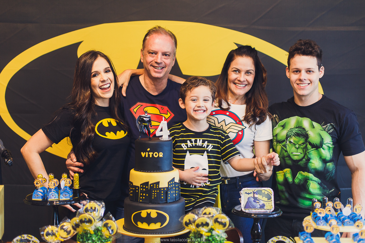 festa do Vitor, na brinquedoteca Na Brinca, tema do Batman, festa de menino, 4 anos, fotografia de festa infantil em Vitória ES, Tássila Costa ES, 