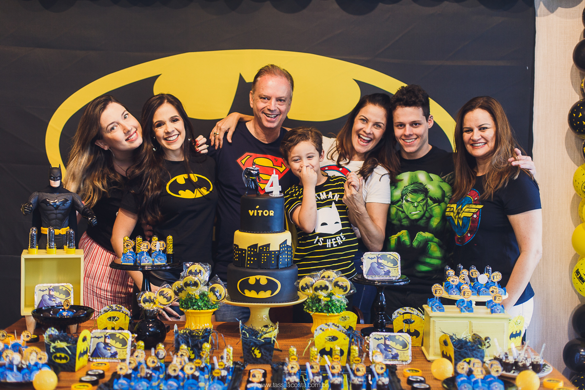 festa do Vitor, na brinquedoteca Na Brinca, tema do Batman, festa de menino, 4 anos, fotografia de festa infantil em Vitória ES, Tássila Costa ES, 
